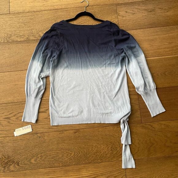 Willow Drive Dip Dye Tie Hem Too in Navy Blue - Picture 4 of 5